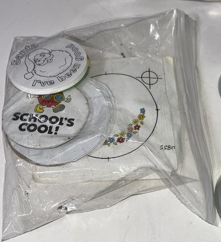 Vintage Badge-A-Minit Hand Operated Button Machine Lot Set Cut A Circle - Picture 4 of 8