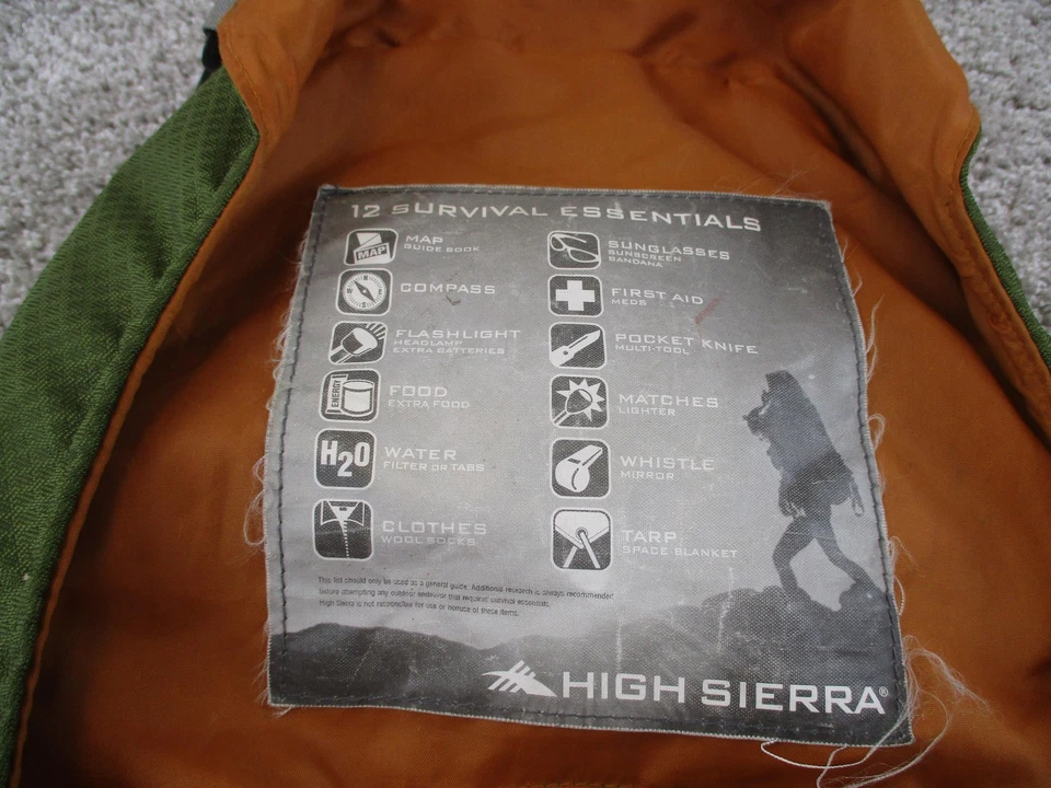 Mochila de Senderismo High Sierra Mochila de Día Verde Negra Puerto de Hidratación Bolsillos de Malla Foto 3 de 4