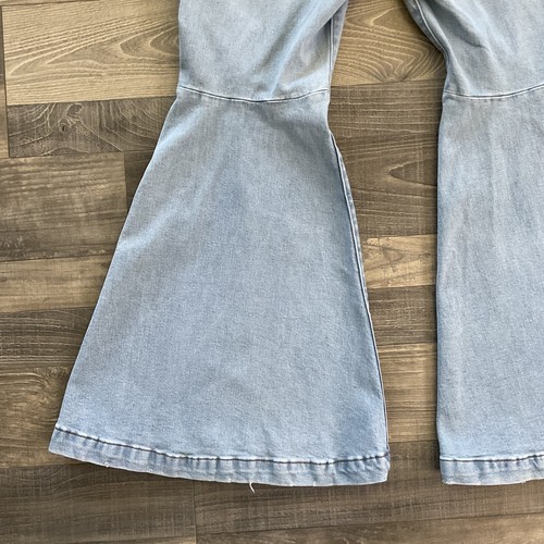 Wrangler Retro High Rise Trumpet Flare Jean Women's 32x30 Blue Light Distressed - Picture 16 of 20