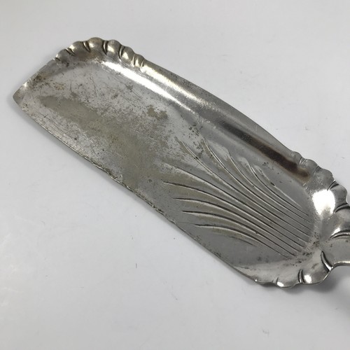Antique HOLMES & EDWARDS "ASSYRIAN / GREEK" Silver Plate CRUMB CATCHER pat. 1889 - Picture 2 of 5