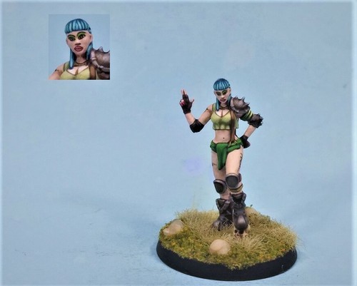 Painted miniature cute Futuristic female Survivor/Road Warrior - Bild 1 von 2