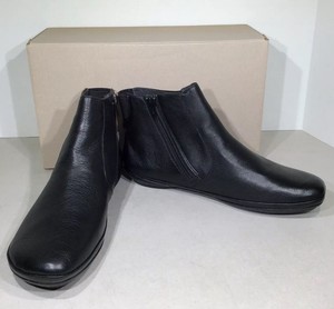 camper right boots