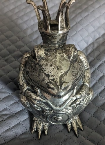 Vintage Metal Frog Prince Figurine Sculpture Candle Holder 7" - Picture 2 of 13