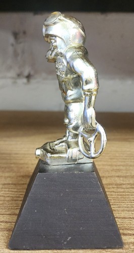 Trofeo de Conductor Héroe Mono de Colección Drag Rat Fink Era - Imagen 3 de 6