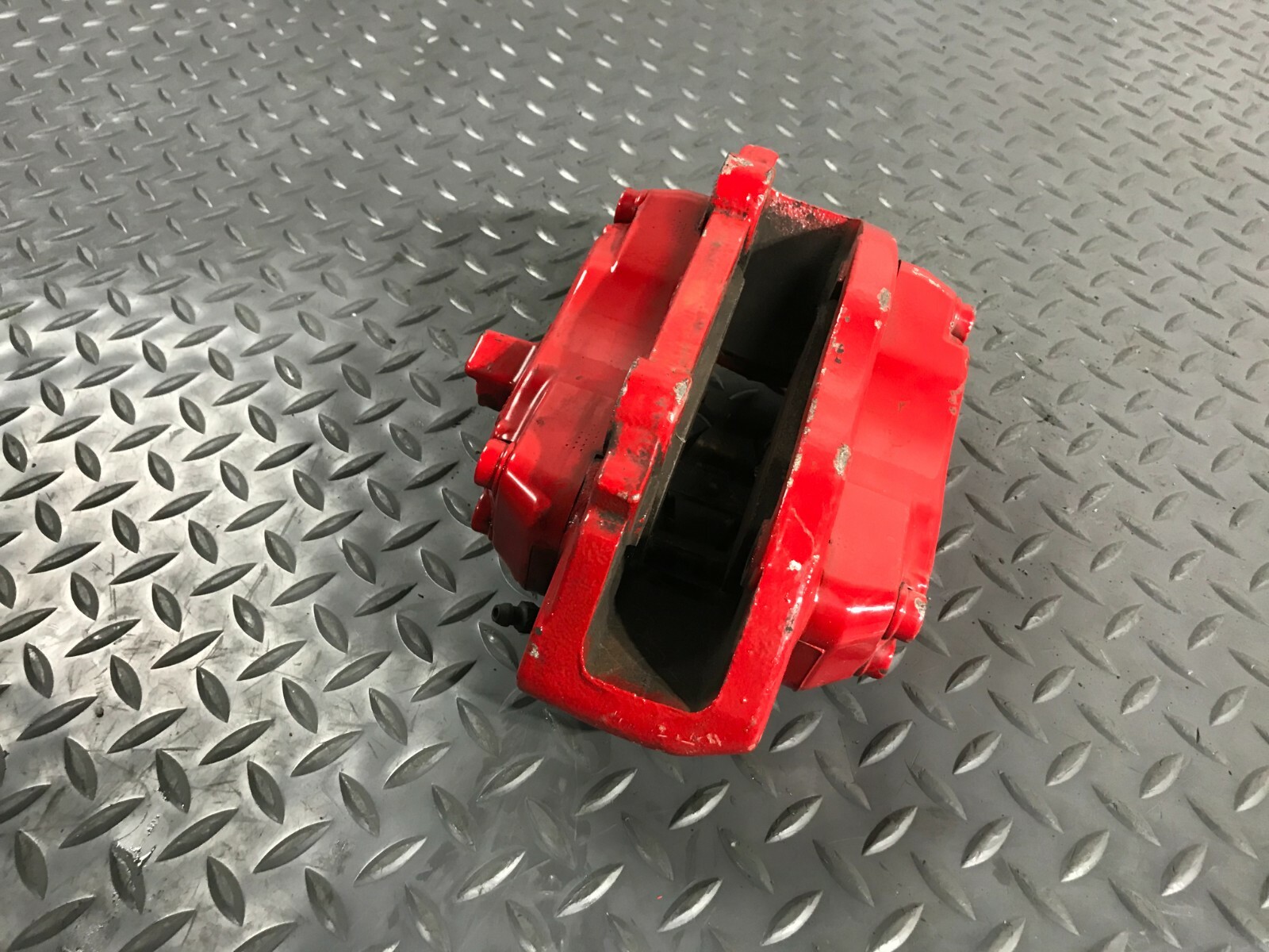04-08 Maserati Quattroporte M139 Front Wheel Brake Caliper Right Side BREMBO Red
