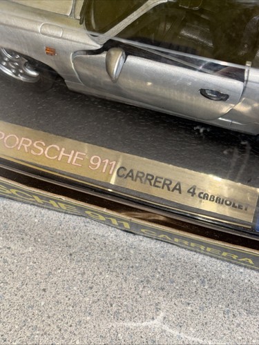 Anson 30309 1/18 Scale 1992 Porsche 911 Carrera 4 Cabriolet Convertible Diecast  - Picture 8 of 14