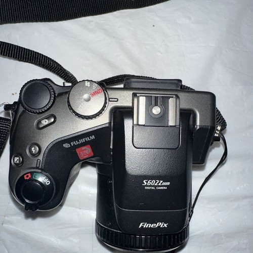 Fujifilm FinePix S602Zoom Digital Camera Bundle Tested And Working Perfectly VGC - Picture 3 of 16
