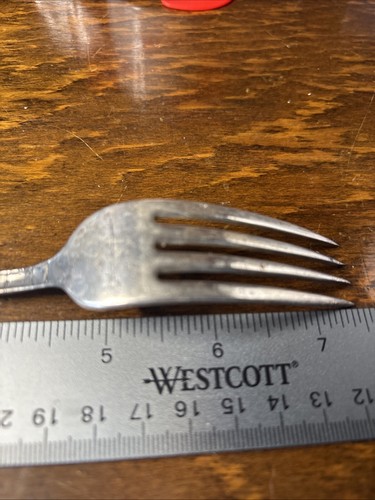 ALLURE 1939 Dinner Fork by WM ROGERS MFG CO - Picture 4 of 6