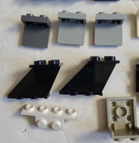 Lego Lot of Parts 23 Pieces  - Picture 4 of 5