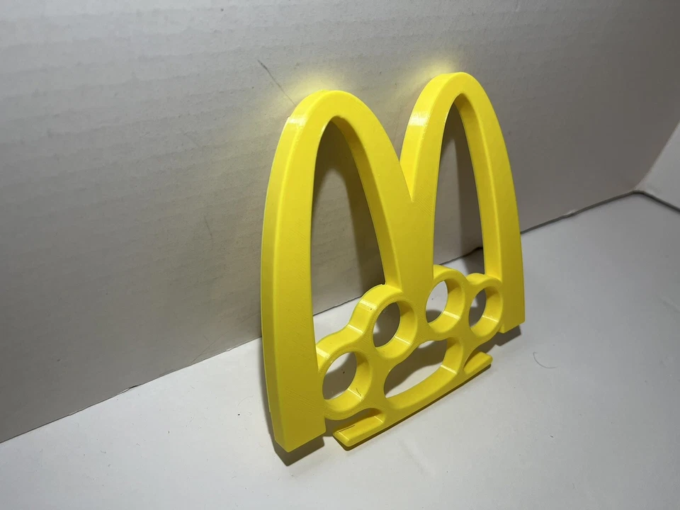 The McFindOut - Juguete de novedad inspirado en McDonald's impreso en 3D Esto no es un arma Foto 2 de 3