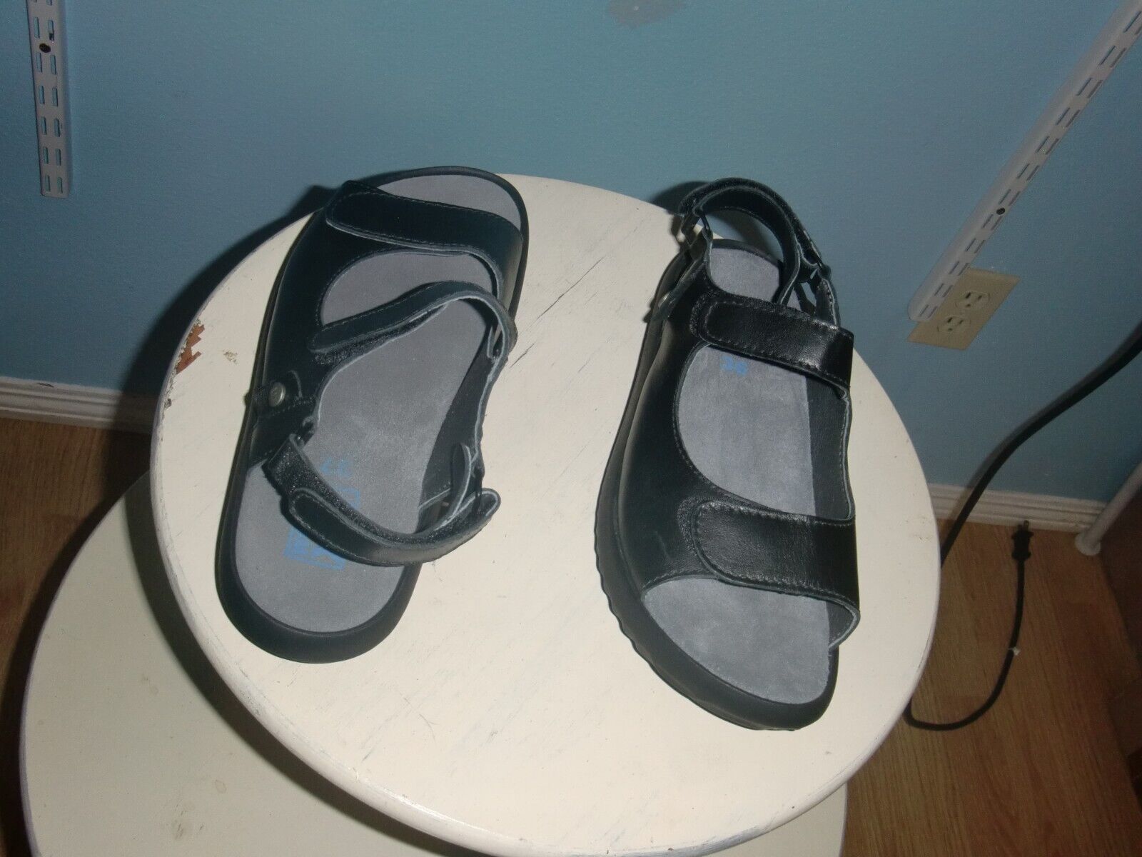 Picture 3 of 6
