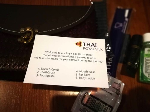 THAI AIRWAYS BUSINESS CLASS TRAVEL AMENITY KIT A380 HANDICRAFT OTOP WITH ITEMS - Picture 5 of 7
