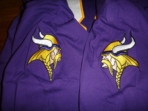 Randy Moss Big & Tall Mitchell & Ness Vikings Name & Number Long Sleeve Top - Picture 6 of 8