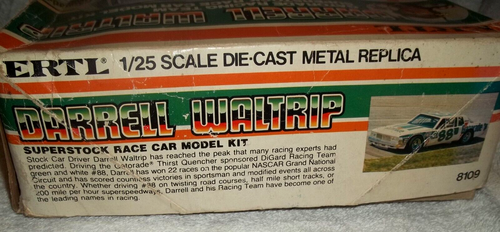 VINTAGE 1975 ERTL DARRELL WALTRIP NASCAR RACING DIECAST CAR MODEL KIT COLLECTIBL - Picture 6 of 11