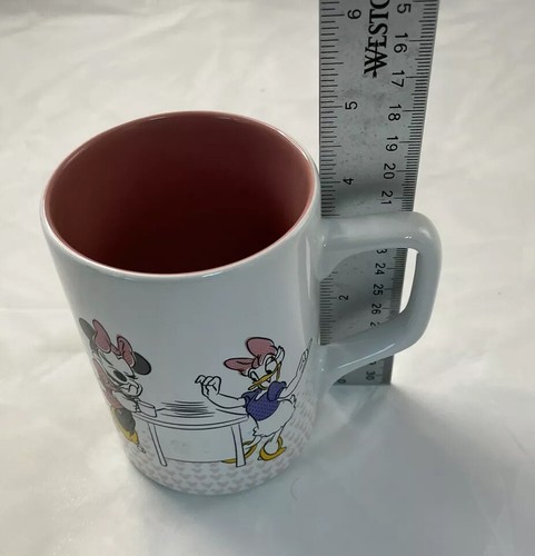 Disney Parks Minnie Daisy We're Not Gossiping We're Networking Kaffeebecher - Bild 13 von 24