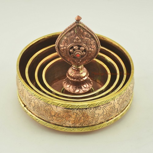 Juego de mandala de oferta de anillos de latón tallado a mano de 4" de Patan, Nepal - Imagen 8 de 9