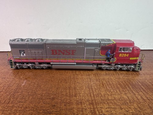 HO SD75I Athearn Genesis BNSF Burlington Northern Santa Fe Powered Locomotive - Picture 5 of 8