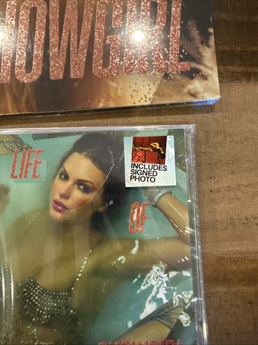 Taylor Swift Life Of A Showgirl. 17 SEALED 4 SIGNED CDs & Records. Perfect Gift! - Picture 8 of 12