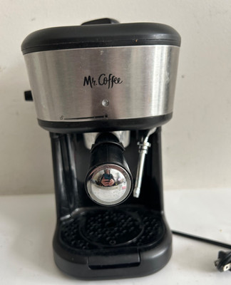 Mr. Coffee Espresso Maker Cappucino Coffee Steamed Milk BVMC-ECM171 Clean