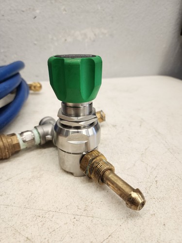 SWAGELOK KPR1GRA412A60000 STAINLESS STEEL PR REGULATOR W/ Hose. - Picture 8 of 17