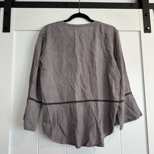 CLOTH & STONE Washed Gray V-Neck Peplum Blouse Size Large - Picture 6 of 7