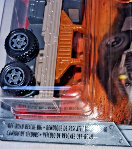 Plataforma de rescate todoterreno Matchbox Jurassic World NUEVO en tarjeta - Imagen 3 de 5