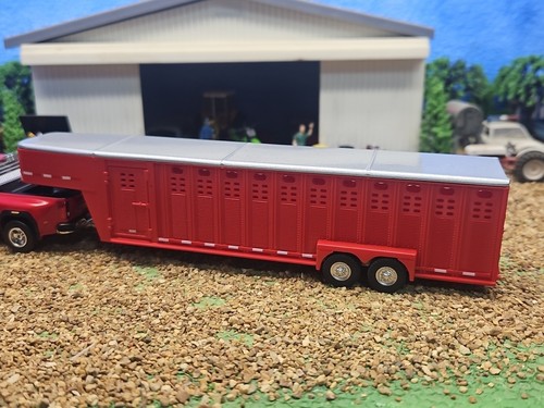 CUSTOM Greenlight 2022 GMC SIERRA Chevrolet Silverado 3500 TRUCK DUALLY &TRAILER - Picture 4 of 17
