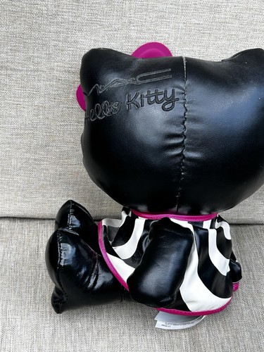 MAC COSMETICS HELLO KITTY SCHWARZ KUNSTLEDER PLÜSCH PUPPE LIMITED EDITION 2008 - Bild 8 von 8