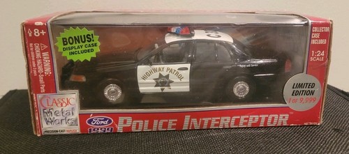 Classic Metal Works California Highway Patrol 1999 Ford Police Interceptor 1:24 - Picture 1 of 8