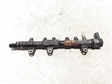 BMW 5 G30 G31 2018 Kraftstoffverteiler Einspritzleiste Verteilerrohr 8514154
