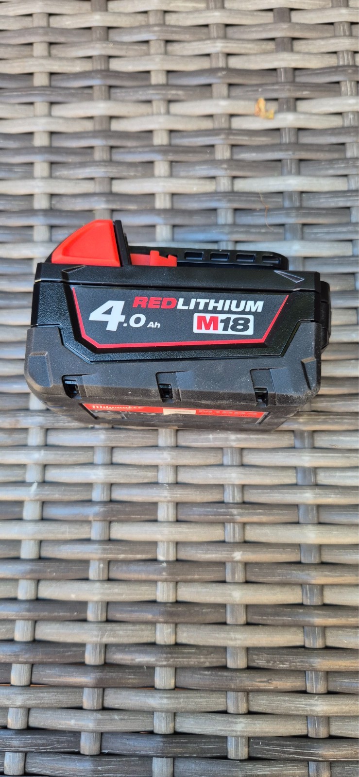 Genuine Milwaukee M18 B4 REDLITHIUM-ION™ 4.0Ah Battery 18V Li-Ion