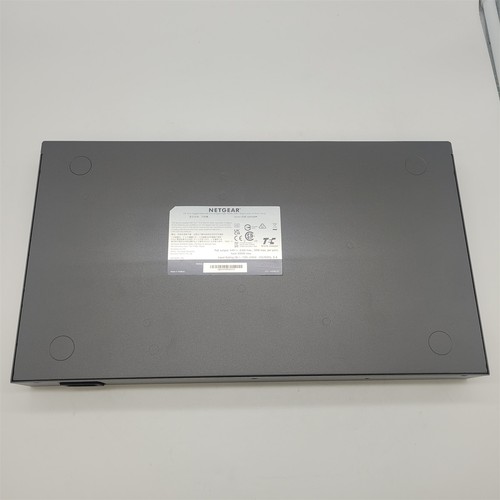 NETGEAR 24-Port Gigabit Ethernet Unmanaged PoE Switch (GS524PP) - Picture 6 of 7