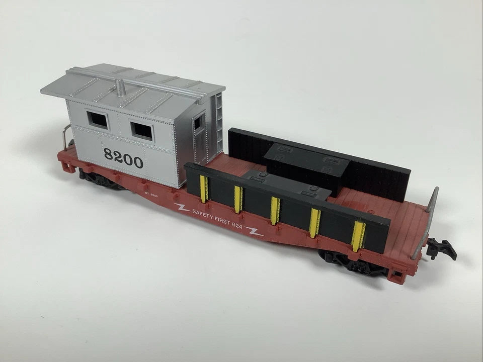 Model Power 8200 HO Scale 40' Work Caboose Safety First 624 - Image 4 of 4