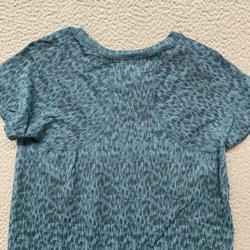Athleta Shirt Womens XL Blue Momentum Allure Animal Print Fitted Stretch Running - Picture 7 of 9