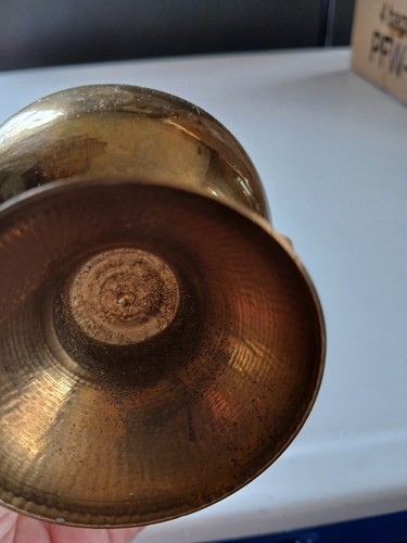 Vintage Bel arroseur d'eau rose en laiton gravé fait main 12" de haut. Religieux - Photo 6/8