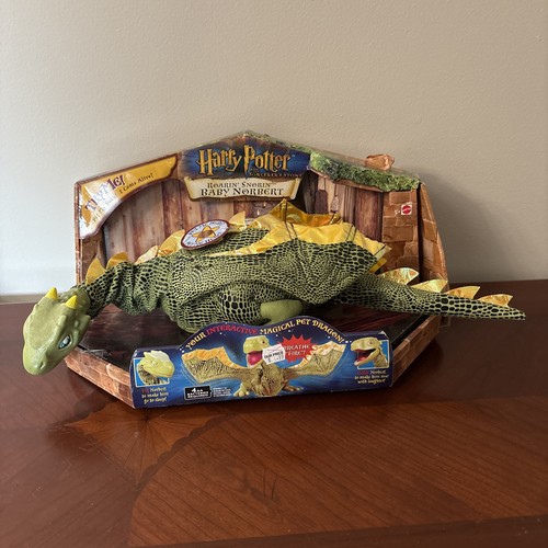 2001 Mattel Harry Potter Roarin Snorin Baby Norbert Interactive Pet Dragon Toy