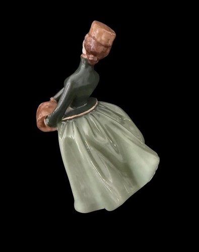 1965 ROYAL DOULTON BONE CHINA "GRACE" ICE SKATING HN 2318 FIGURINE 8" TALL MINT - Picture 9 of 12