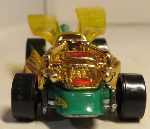 Hot Wheels Draggin Tail Yellow Wings Green Gold From Insectirides 5-Pack 2010 - Picture 3 of 16