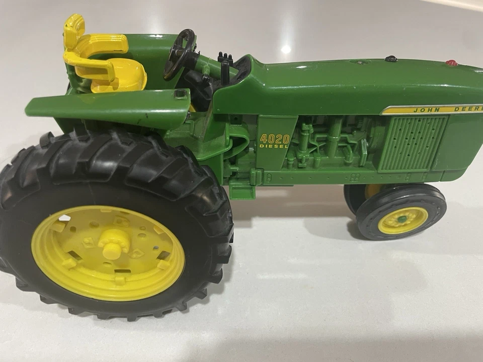 John Deere Tractor 4020 With 2700 Mulch Ripper GUC Plastic NOTE No Hook BTWN - Image 4 of 4