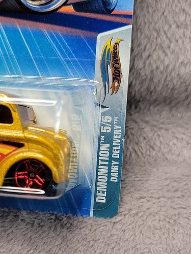 2004 Hot Wheels Griffin Dairy Delivery Demonition Series #152 5/5 H-84 Gold VAN - Picture 2 of 8