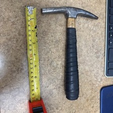 Vintage 8 inch 11 oz C. S. Osborne Upholsterers Magnetic Tack Hammer Very Nice