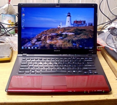 Sony VPCCW 2 Red core i5 2.4G 6gb ram 500 gb hard drive DVDRW camera office - Picture 1 of 3