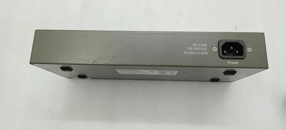 D-Link DES-1016A 16 Port 10/100 Schalter Ies 1016AE B1G QB3A1ACOO4625 - Bild 4 von 4