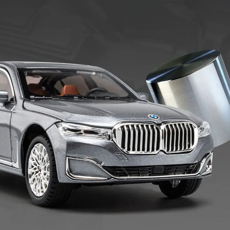 1:24 BMW 7 Series 760 LI 2025 Diecast Car Model Sound Light