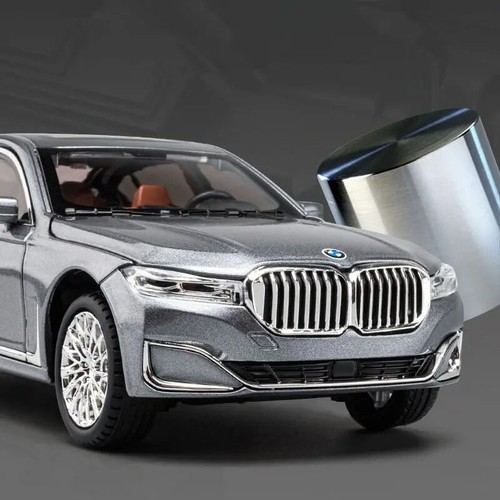 1:24 BMW 7 Series 760 LI 2025 Diecast Car Model Sound Light Boys Birthday Gift - Picture 6 of 18