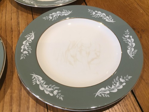 7" Side or Bread Plate Lord Nelson Pottery Sage Green White Leaf Elijah Cotton - Picture 8 of 11