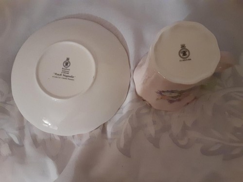 Lena Liu Bradford Garden Treasures Peach Magnolia Floral Teacup and Saucer - Picture 6 of 7