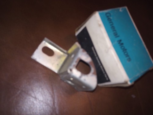++NOS 1971- 1978 1992 1993 Chevrolet Van G10 G20 Side Door Catch Striker 3993261 - Picture 3 of 4