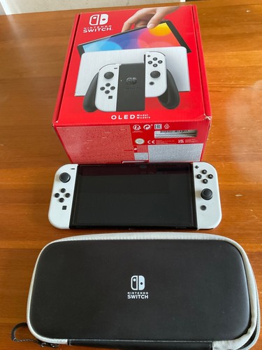 Nintendo Switch OLED 64GB Weiß + Offizielle Hülle + 128gb San Disk SD Karte