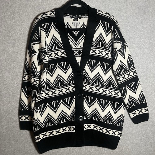 Forever 21 Black & White Aztec Long Sleeve Heavy Weight Sweater Cardigan Small